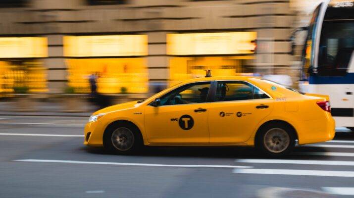 Taxi in einer amerikanischen Stadt
